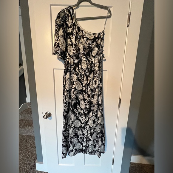 Ellie Tahari size 10 one should floor length dress with waist emphasis band. - Picture 2 of 5